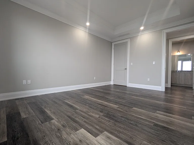 121 King St W — Photo 60