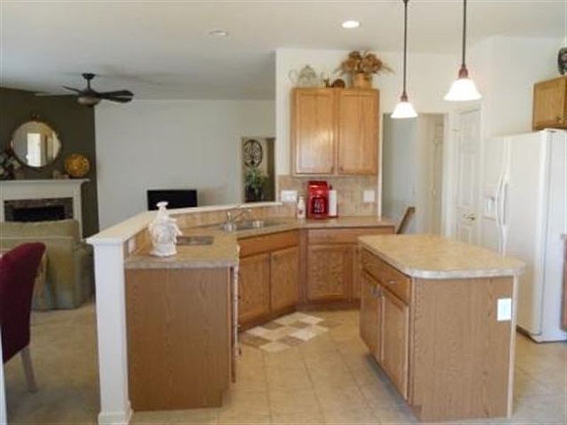 4th image of 20 HAMPTON Circle