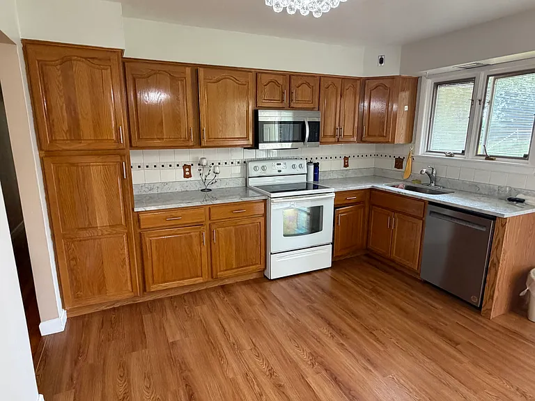 3728 Cordes Dr — Photo 10