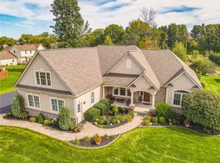 453 White Rabbit Trl, Rochester, NY 14612