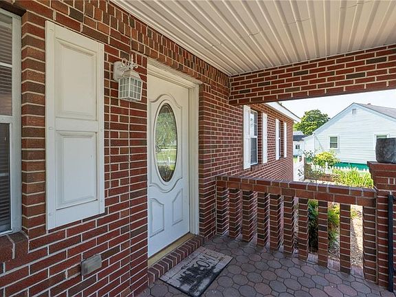 4th image of 6612 Poe Ct