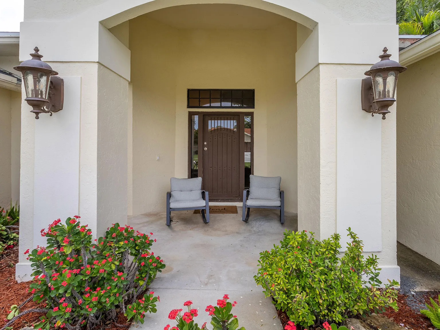 4 bed, 3.0 bath, 2356 sqft, $8,500 — Photo 3
