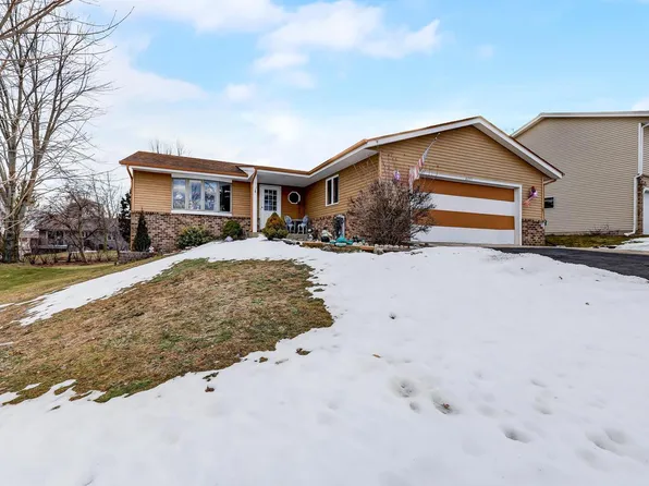 3221 Regent PLACE, West Bend, WI 53090