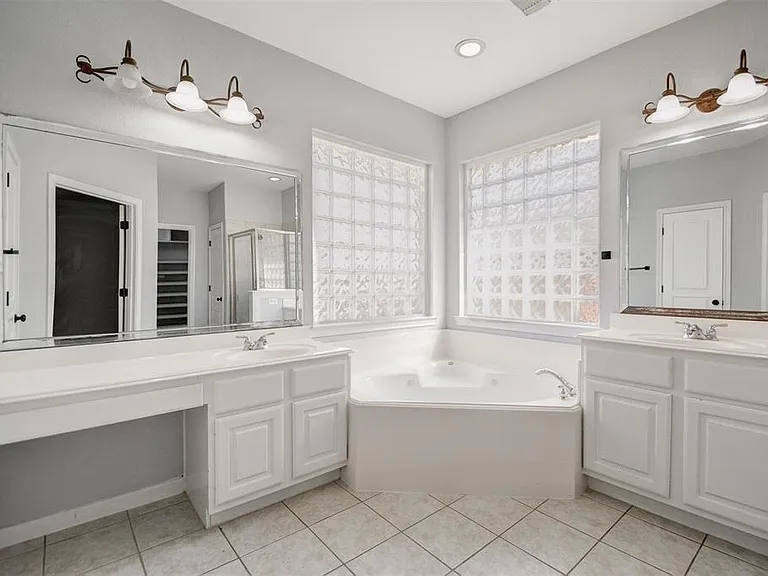 214 Spring Lakes Hvn — Photo 16