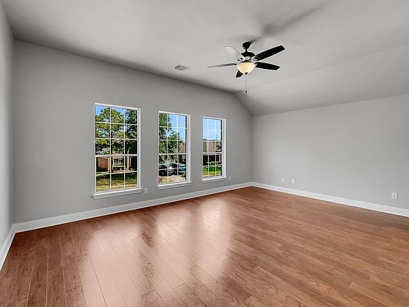 4th image of 1818 N Everglades Dr