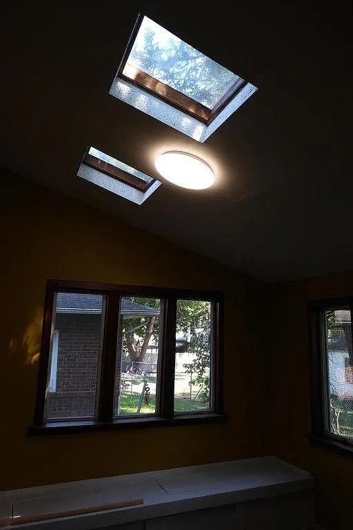 504 E Sangamon Ave photo 1
