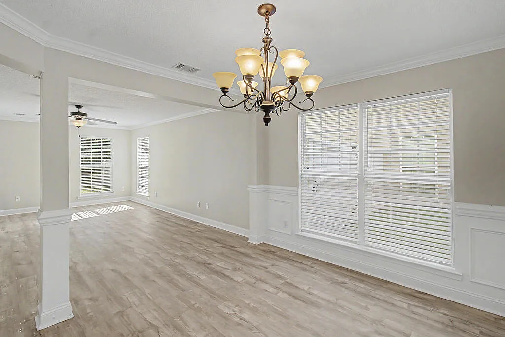 3 bed, 2.5 bath, 2039 sqft, $2,150 — Photo 2