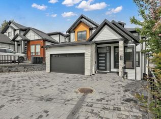14271 Grosvenor Rd, Surrey, BC V3R5E5