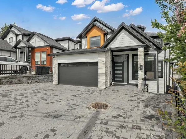 14271 Grosvenor Rd, Surrey, BC V3R 5E5