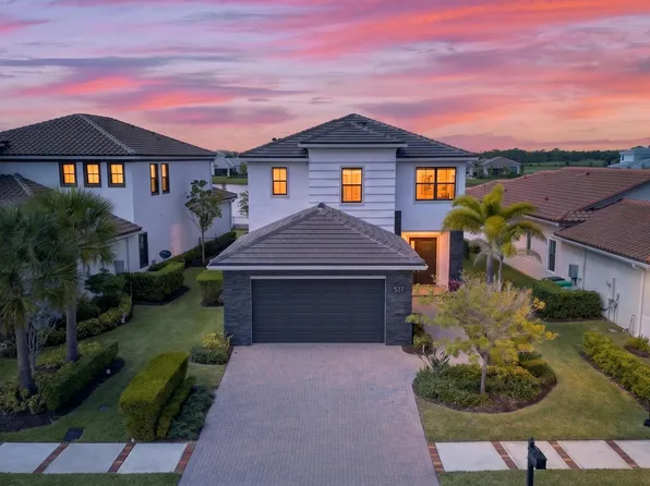 537 SE Fascino Circle, Port St Lucie, FL 34984