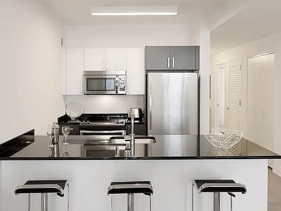 2nd image of 70 Pine St #906