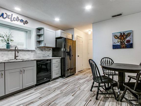 3rd image of 2120 Bentley Dr