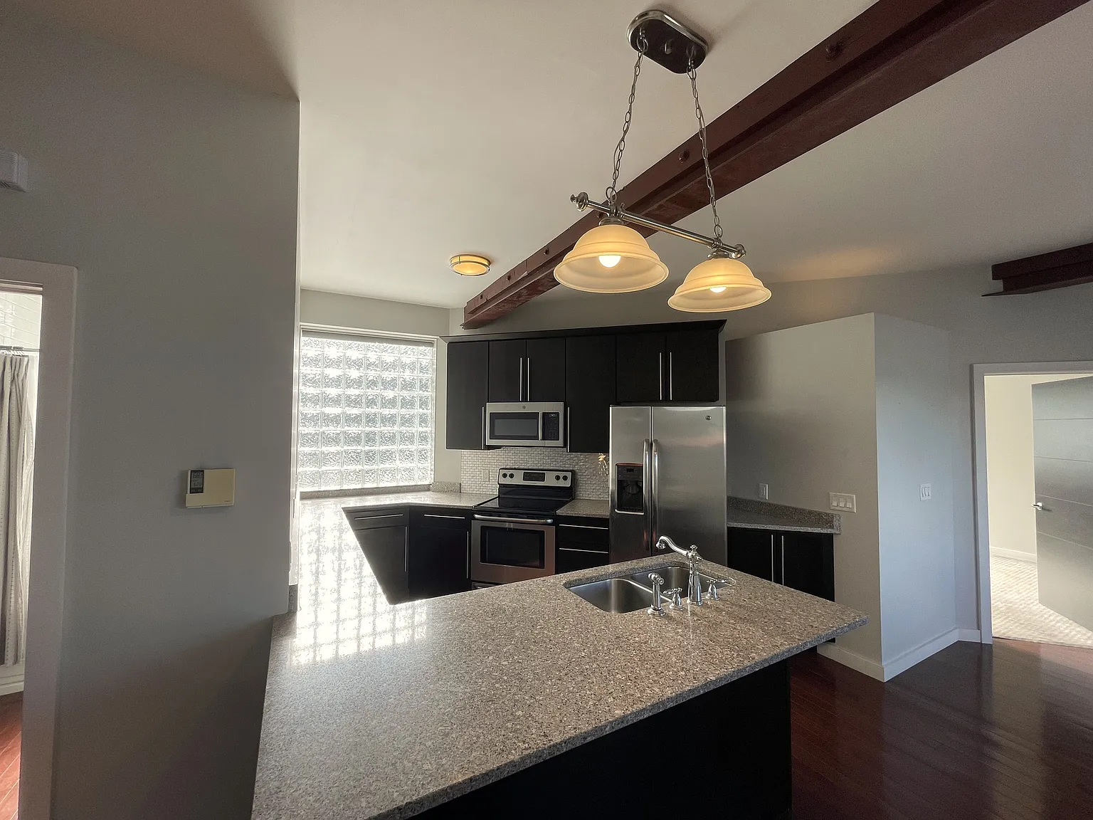 2 bed, 1100 sqft, $2,495 — Photo 4