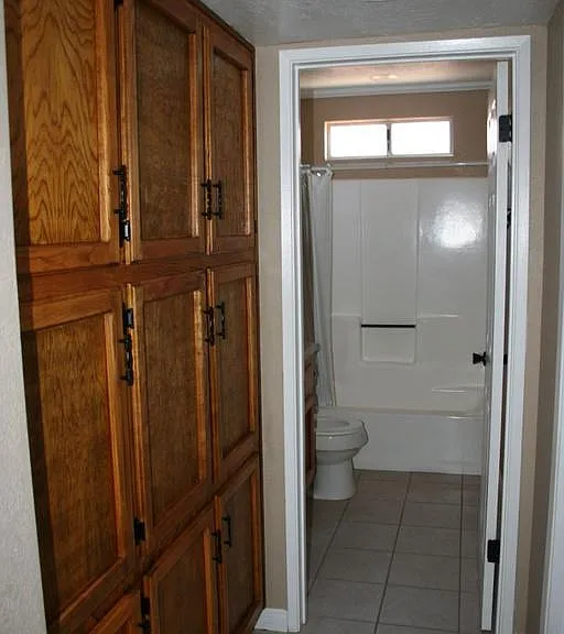 940 Atkins St #B — Photo 9