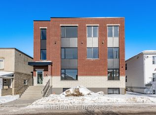 319 Shakespeare St #5, Ottawa, ON K1L5M1