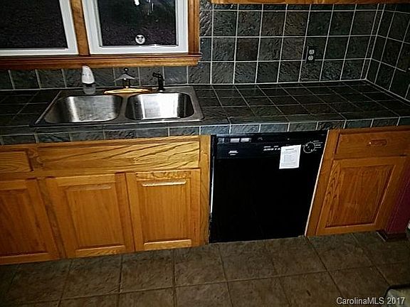 5th image of 2634 Lakewood Dr