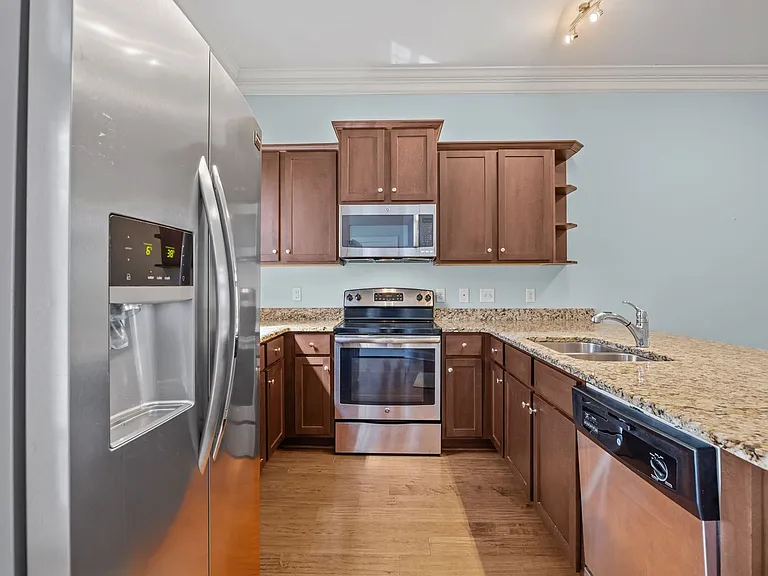 4916 Exton Park Loop — Photo 8