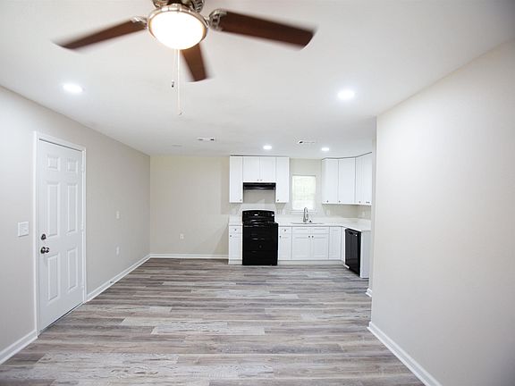 4th image of 9026 Merrivale Dr