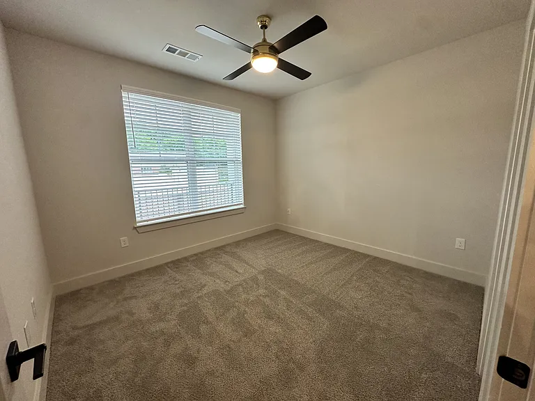 District on the Etowah Apartments — Photo 479