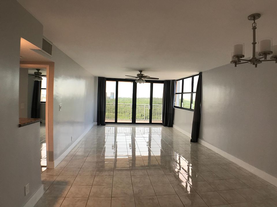 1st image of 2450 NE 135th St APT 902