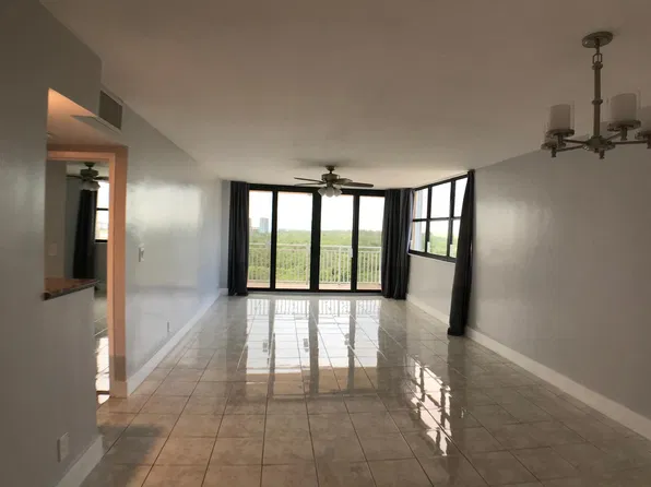 2450 NE 135th St APT 902, North Miami, FL 33181