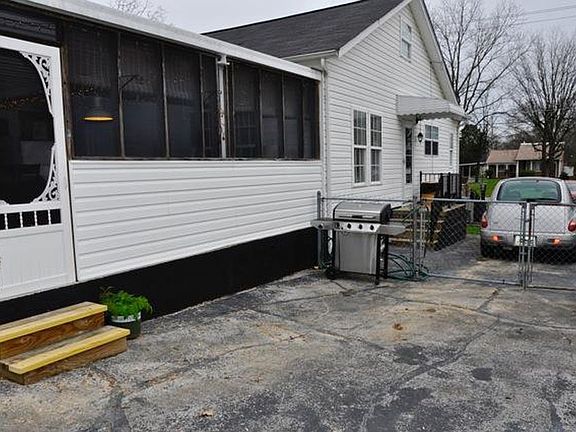 3rd image of 515 Marlboro Ave