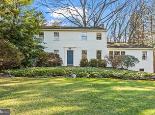 1972 Pine Dr, Lancaster, PA 17601