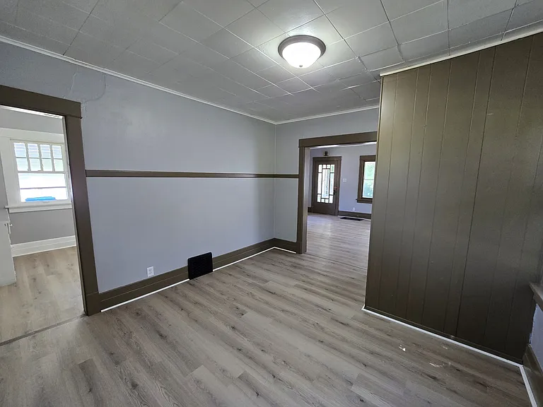 506 Fowler St — Photo 11