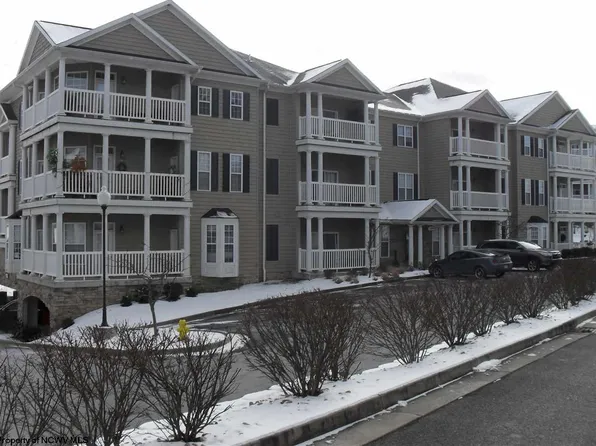 2424 Suncrest Vlg, Morgantown, WV 26505