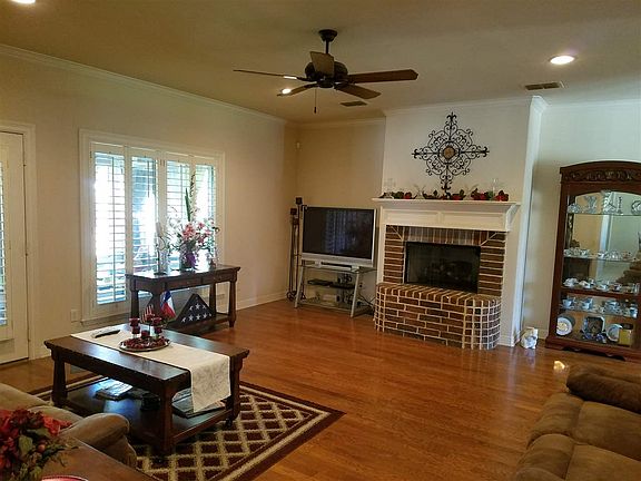 5th image of 209 Millridge Ct