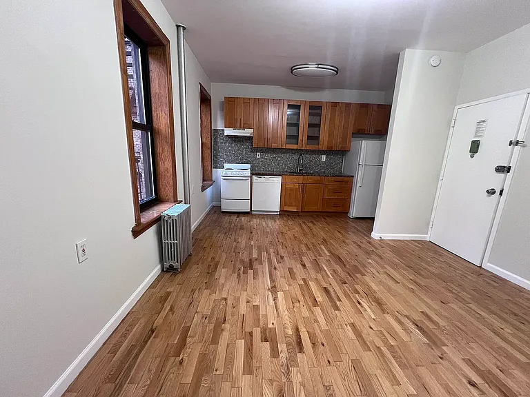 2010 Ocean Ave #2C1 — Photo 2