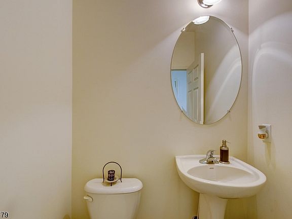 5th image of 4 Boudinot Ln