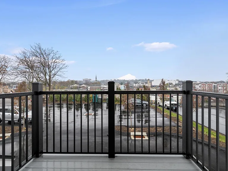 "Somerset" - 1BR / 1 1/2 BA @ 96 East Ave