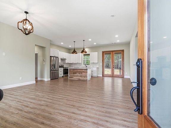 4th image of 1650 Northwoods Dr