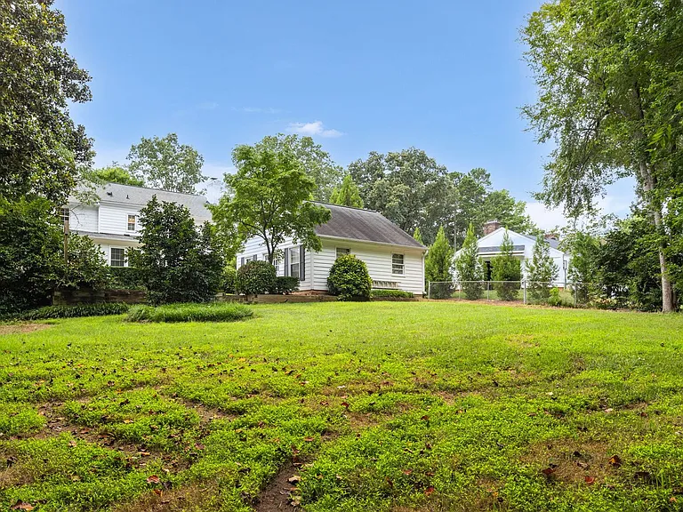 4205 Belvoir Dr — Photo 44