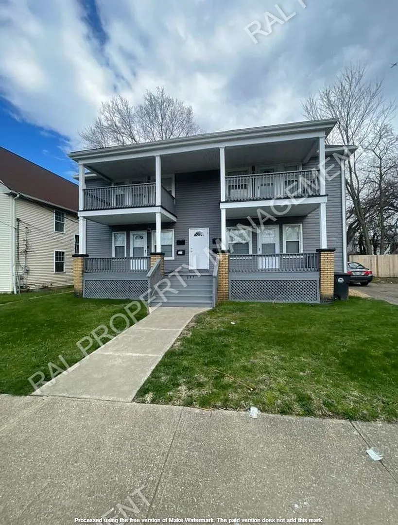 2 bed, 1.0 bath, 950 sqft, $1,030 — Photo 1