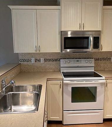 4th image of 9511 102nd Ave #1A