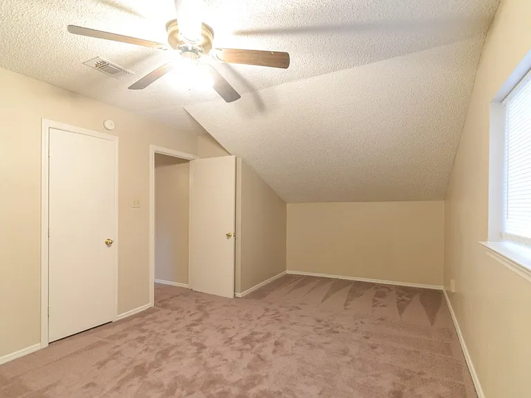 11815 Sunrise Dr — Photo 1