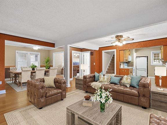 3rd image of 2401 D Ave NE