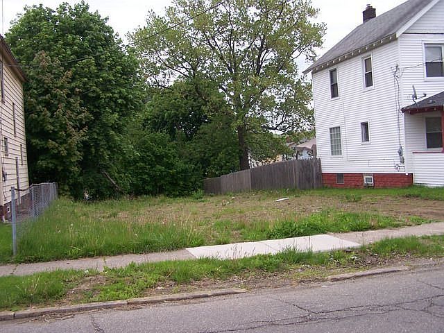 1st image of 107 S Jackson St