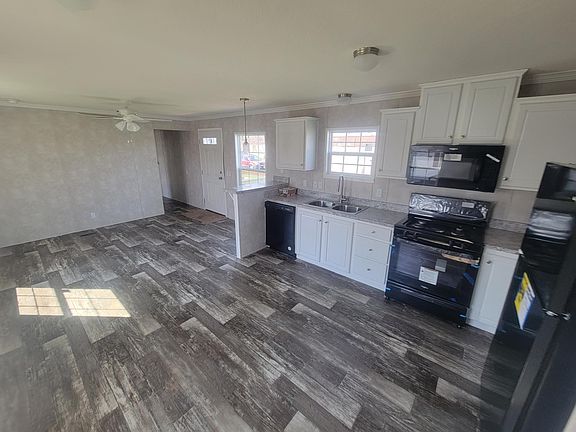 3rd image of 504 E 2nd St #11