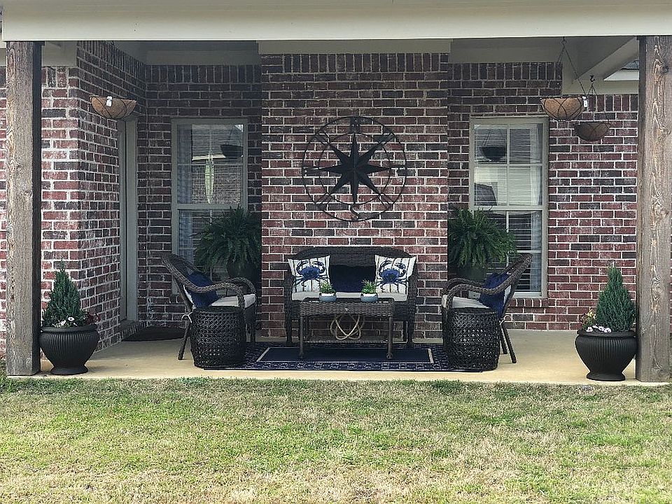 2nd image of 129 Sweetbriar Cir