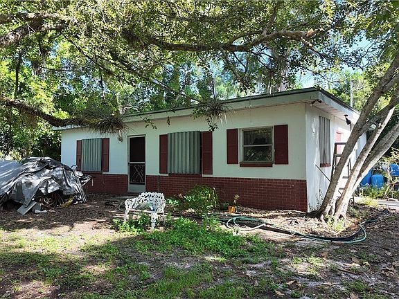 2nd image of 6969 Magnolia Ln