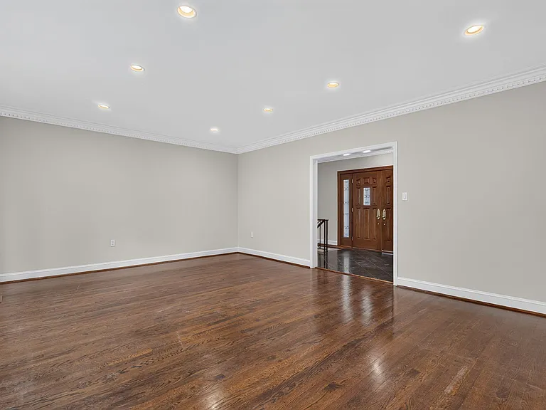 6216 Goodview St — Photo 9