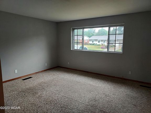 4th image of 1711 Latham Ave