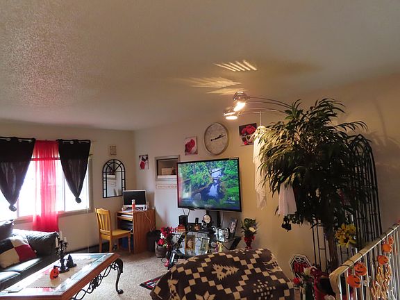 2nd image of 708-710 Great Plains Ct