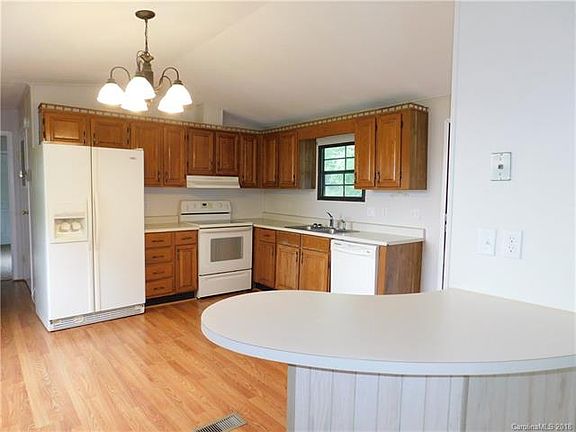 3rd image of 257 Green Hills Farm