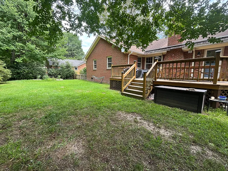 805 Winthrope Dr — Photo 20