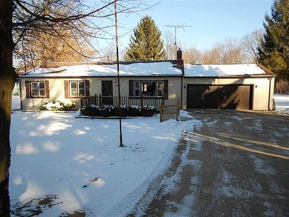 14505 Great Lakes Blvd 005