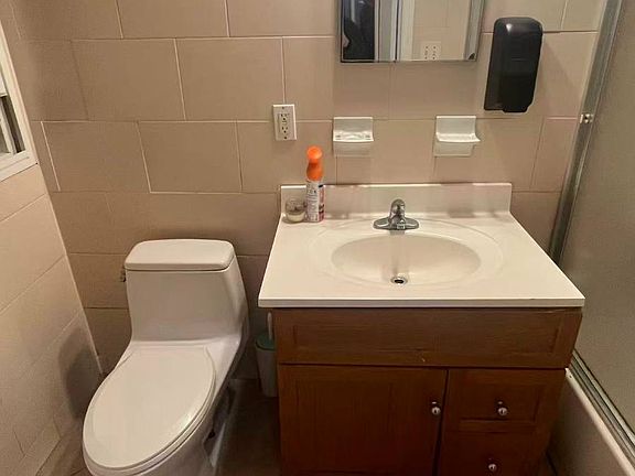 4th image of 3784 103rd St